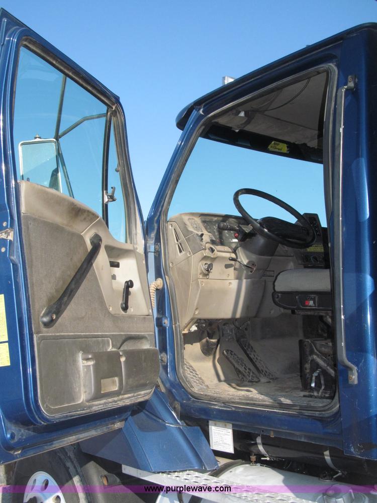 image for item B5321 2001 Sterling LT9501 tri axle dump truck