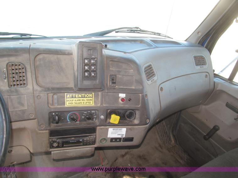 image for item B5321 2001 Sterling LT9501 tri axle dump truck