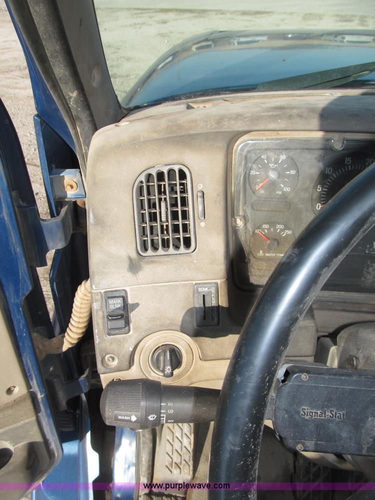 image for item B5321 2001 Sterling LT9501 tri axle dump truck