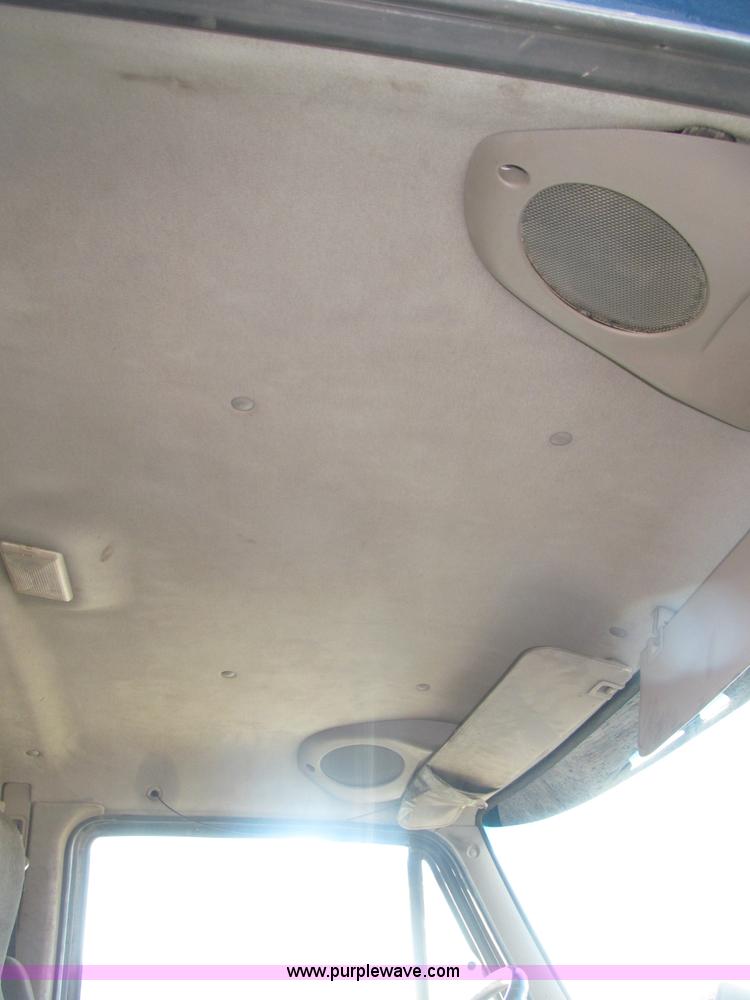 image for item B5321 2001 Sterling LT9501 tri axle dump truck