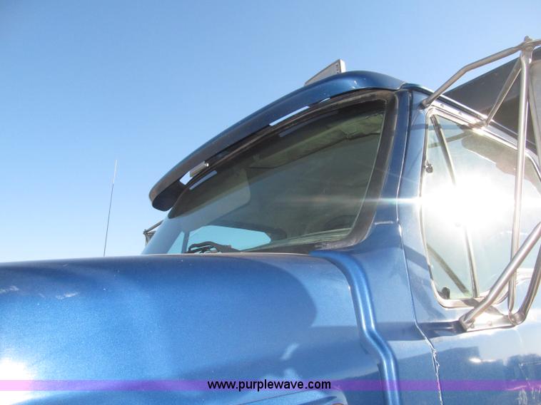 image for item B5321 2001 Sterling LT9501 tri axle dump truck