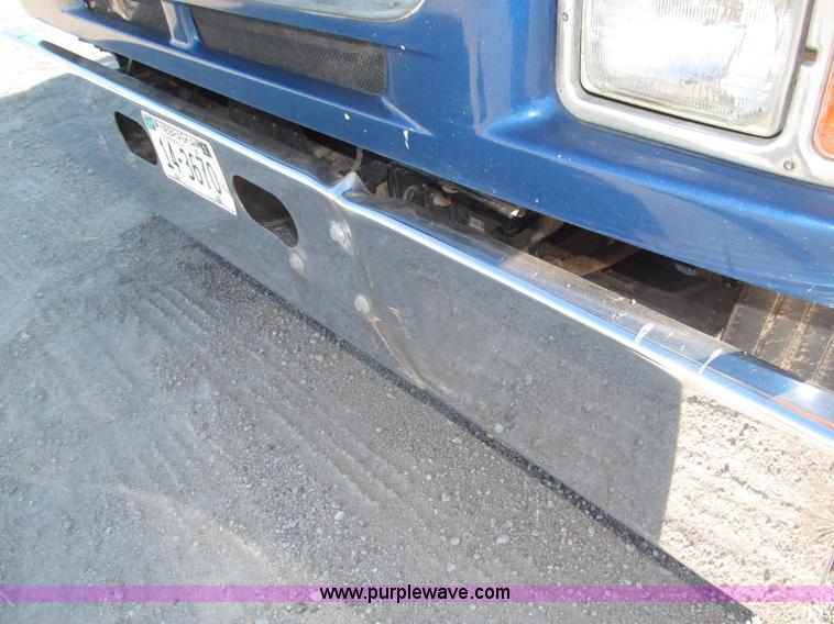 image for item B5321 2001 Sterling LT9501 tri axle dump truck