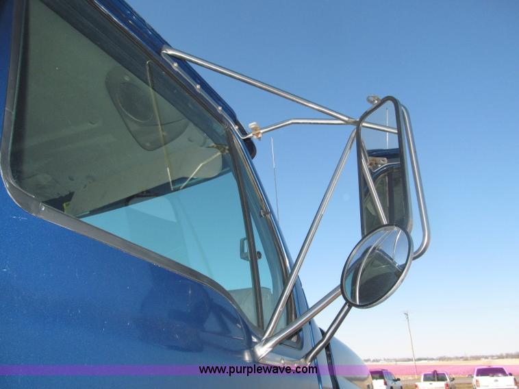 image for item B5321 2001 Sterling LT9501 tri axle dump truck