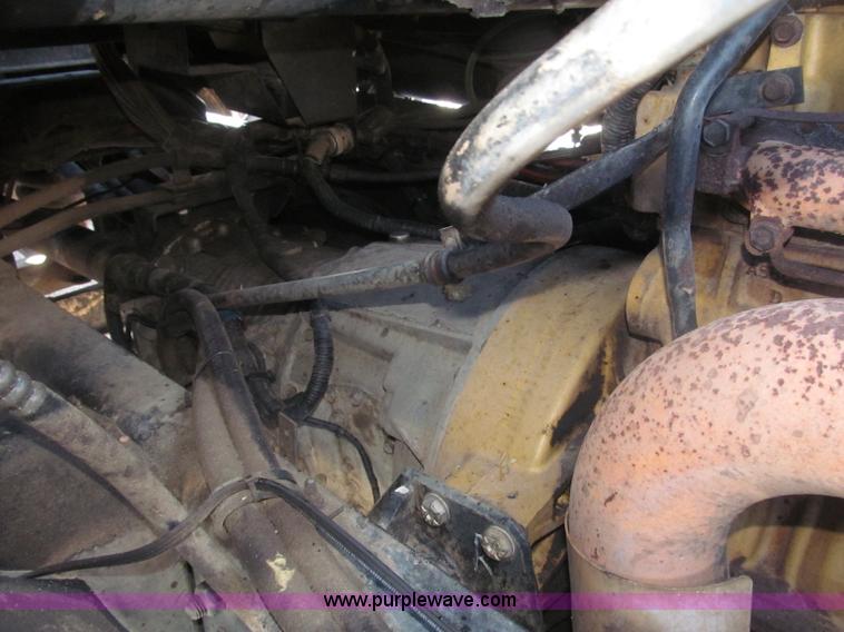 image for item B5321 2001 Sterling LT9501 tri axle dump truck