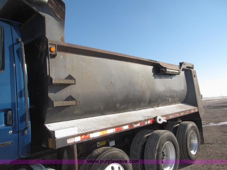 image for item B5321 2001 Sterling LT9501 tri axle dump truck