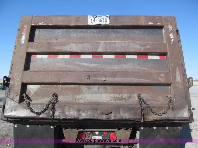 image for item B5321 2001 Sterling LT9501 tri axle dump truck