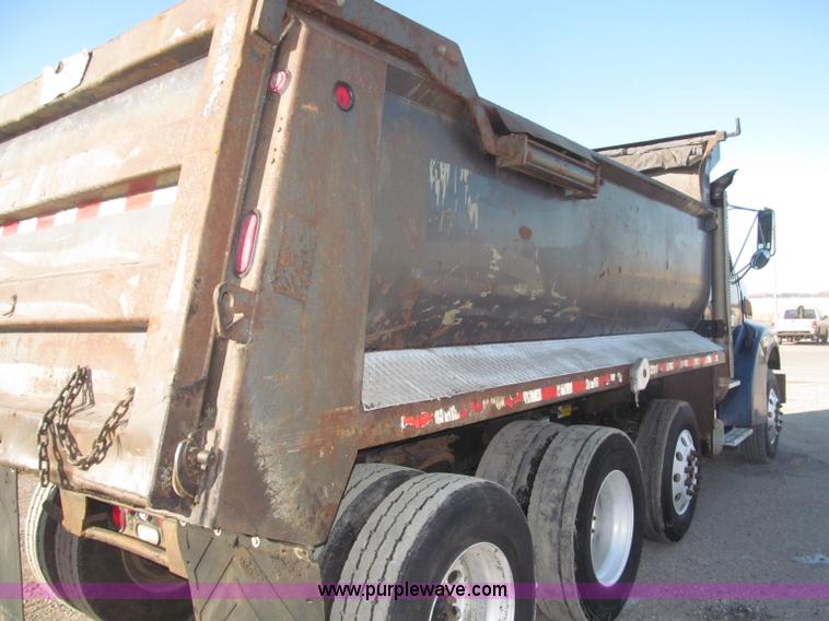 image for item B5321 2001 Sterling LT9501 tri axle dump truck