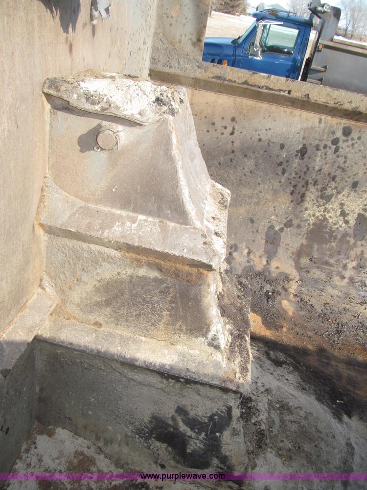 image for item B5321 2001 Sterling LT9501 tri axle dump truck