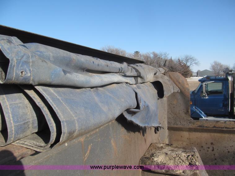 image for item B5321 2001 Sterling LT9501 tri axle dump truck