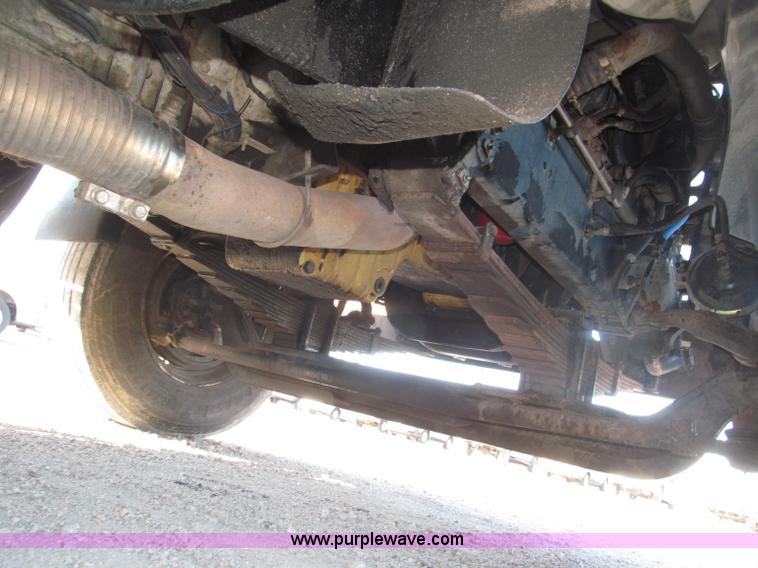 image for item B5321 2001 Sterling LT9501 tri axle dump truck