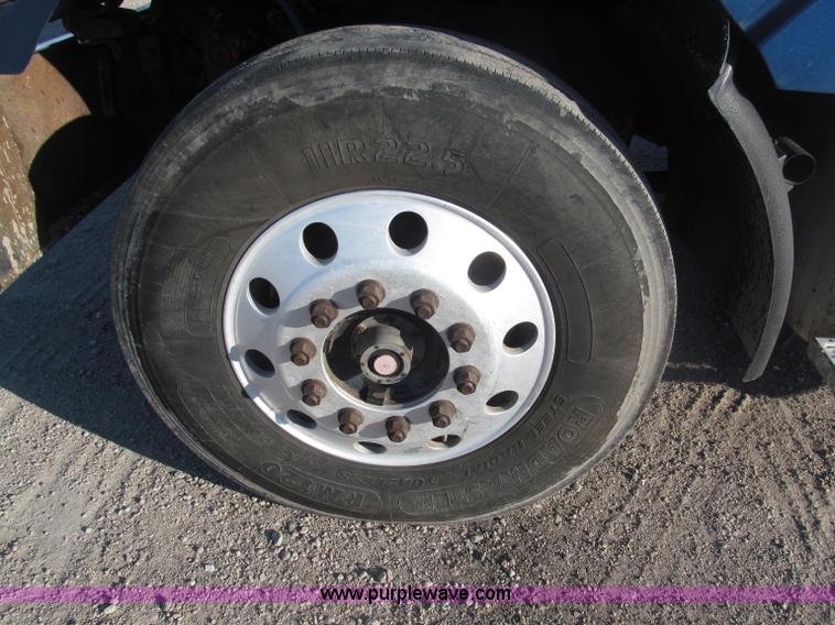 image for item B5321 2001 Sterling LT9501 tri axle dump truck