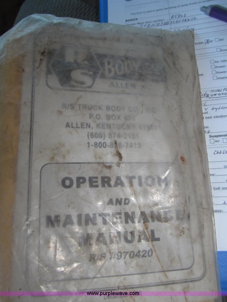 image for item B5321 2001 Sterling LT9501 tri axle dump truck