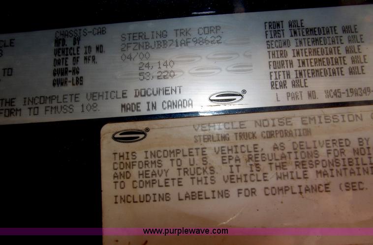 image for item B5321 2001 Sterling LT9501 tri axle dump truck