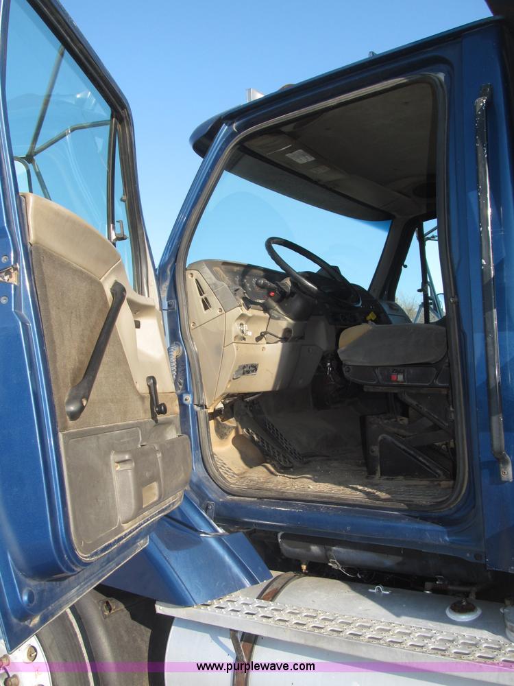 image for item B5322 2000 Sterling LT8500 tri axle dump truck