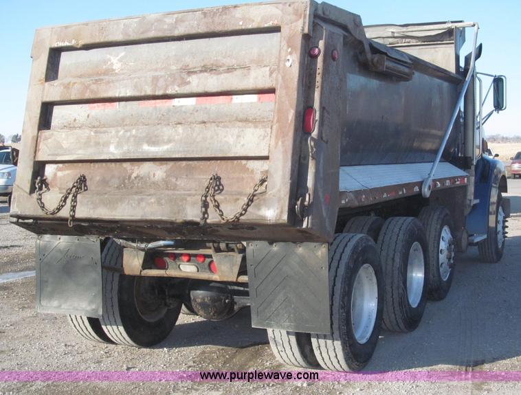 image for item B5323 2001 Sterling LT9501 tri axle dump truck