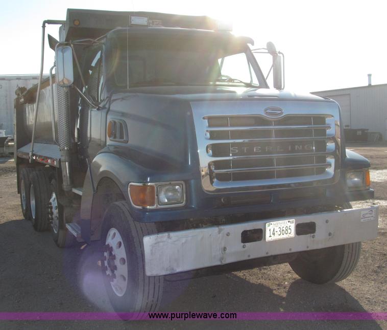 image for item B5323 2001 Sterling LT9501 tri axle dump truck