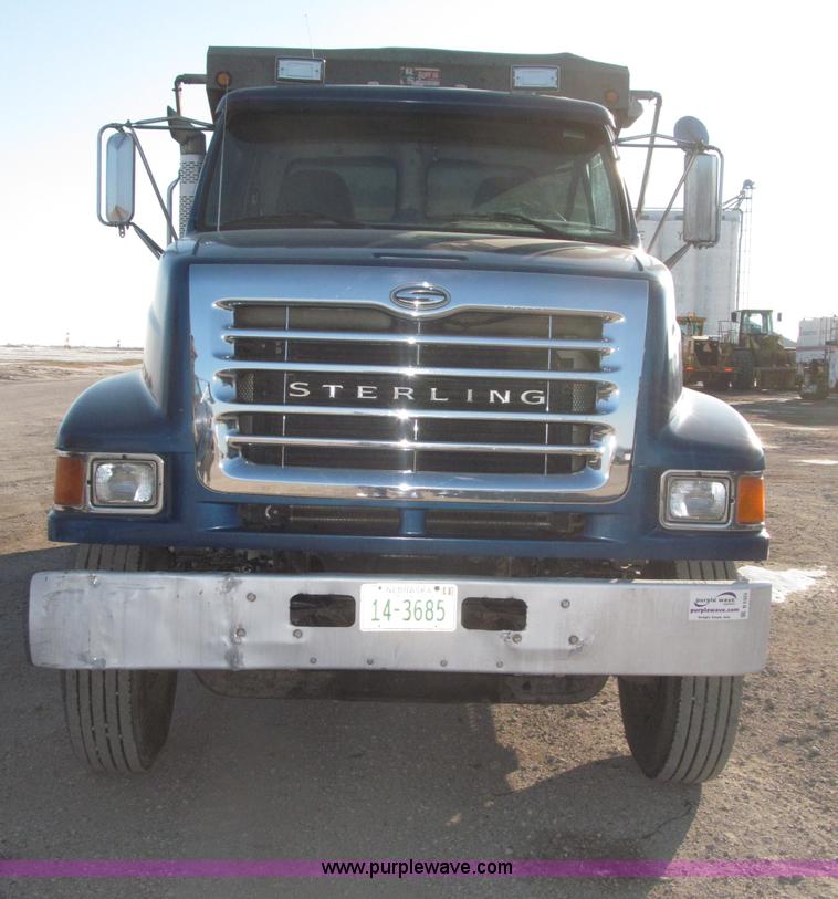 image for item B5323 2001 Sterling LT9501 tri axle dump truck