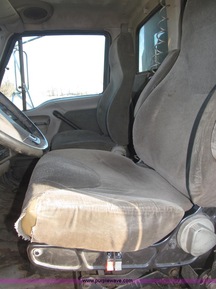 image for item B5323 2001 Sterling LT9501 tri axle dump truck