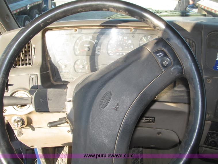 image for item B5323 2001 Sterling LT9501 tri axle dump truck