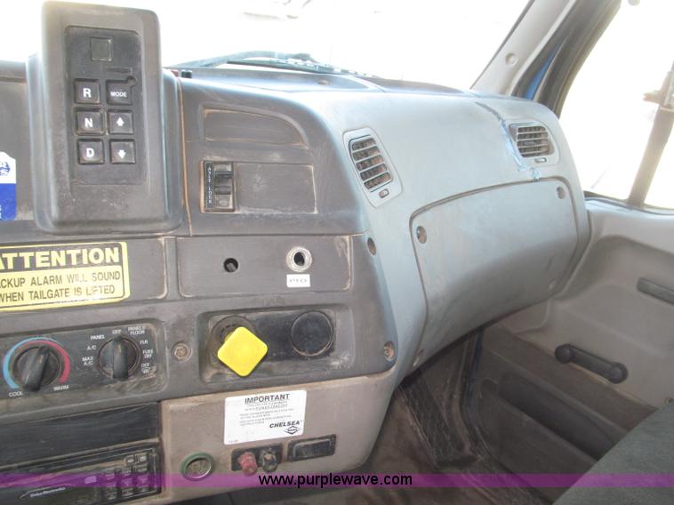 image for item B5323 2001 Sterling LT9501 tri axle dump truck