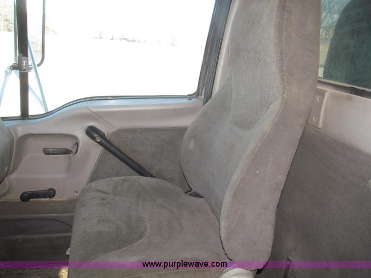 image for item B5323 2001 Sterling LT9501 tri axle dump truck