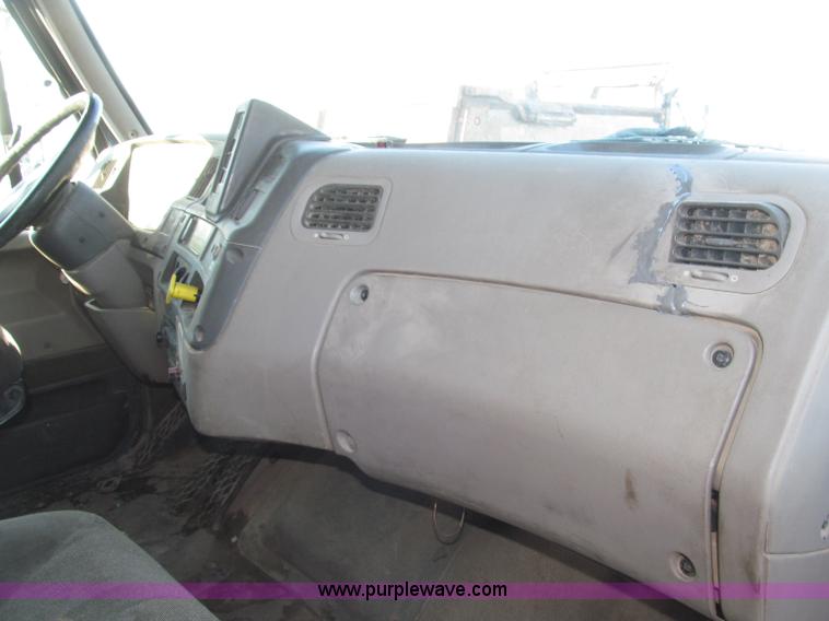 image for item B5323 2001 Sterling LT9501 tri axle dump truck