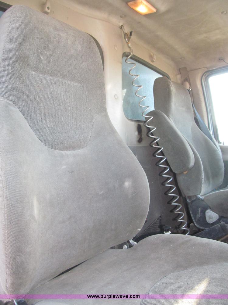 image for item B5323 2001 Sterling LT9501 tri axle dump truck