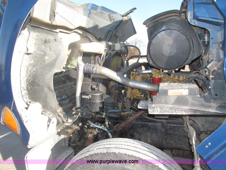 image for item B5323 2001 Sterling LT9501 tri axle dump truck