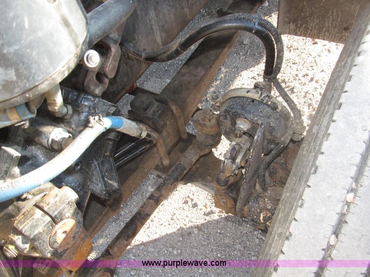 image for item B5323 2001 Sterling LT9501 tri axle dump truck