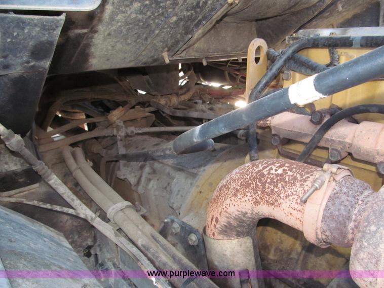 image for item B5323 2001 Sterling LT9501 tri axle dump truck