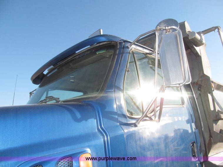 image for item B5323 2001 Sterling LT9501 tri axle dump truck