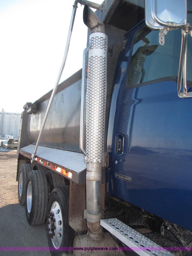 image for item B5323 2001 Sterling LT9501 tri axle dump truck