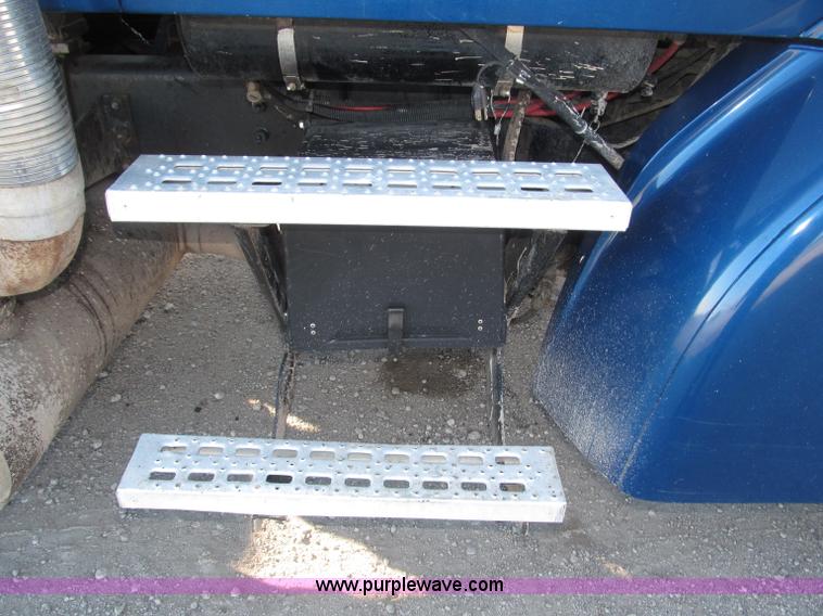 image for item B5323 2001 Sterling LT9501 tri axle dump truck