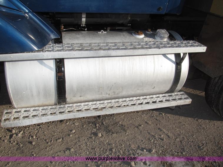 image for item B5323 2001 Sterling LT9501 tri axle dump truck