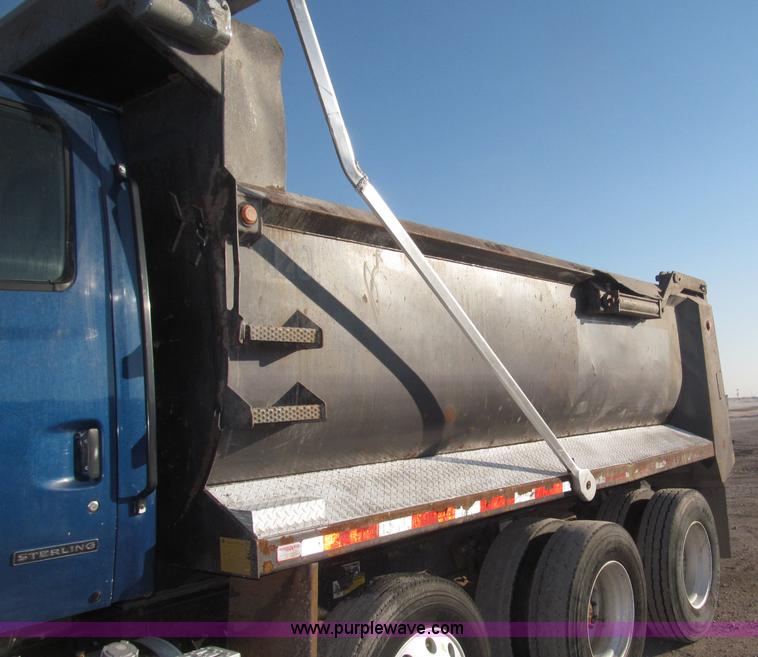 image for item B5323 2001 Sterling LT9501 tri axle dump truck