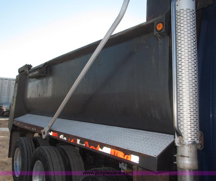 image for item B5323 2001 Sterling LT9501 tri axle dump truck