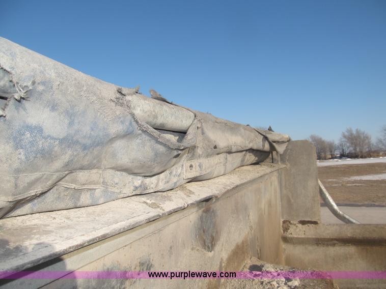 image for item B5323 2001 Sterling LT9501 tri axle dump truck