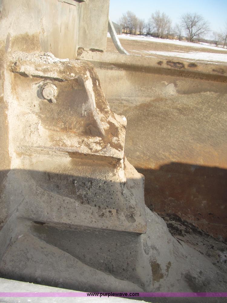 image for item B5323 2001 Sterling LT9501 tri axle dump truck