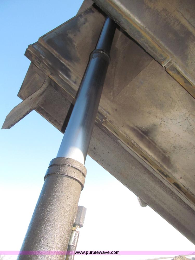 image for item B5323 2001 Sterling LT9501 tri axle dump truck