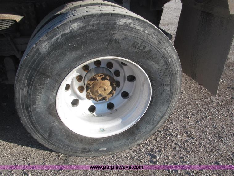 image for item B5323 2001 Sterling LT9501 tri axle dump truck