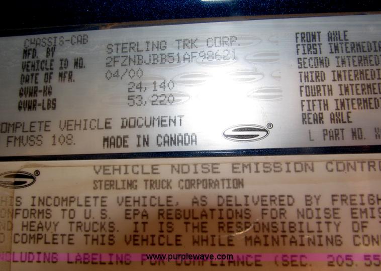 image for item B5323 2001 Sterling LT9501 tri axle dump truck