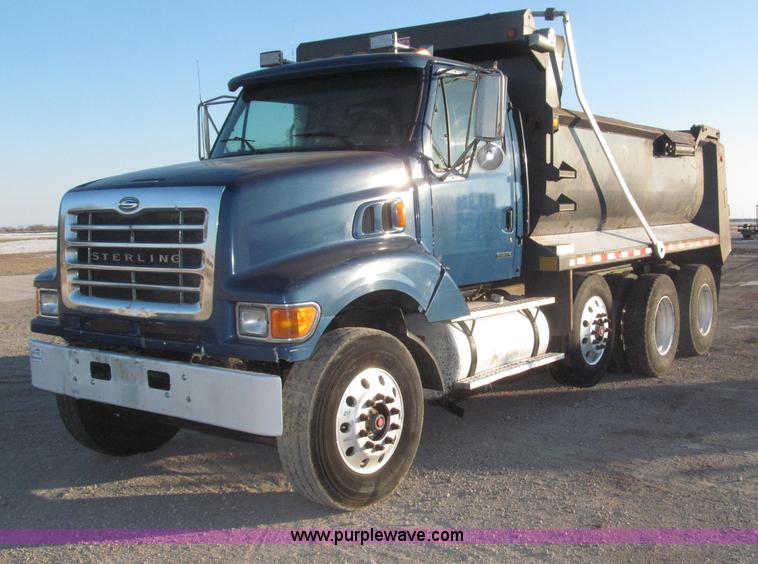 image for item B5324 2001 Sterling LT9501 tri axle dump truck