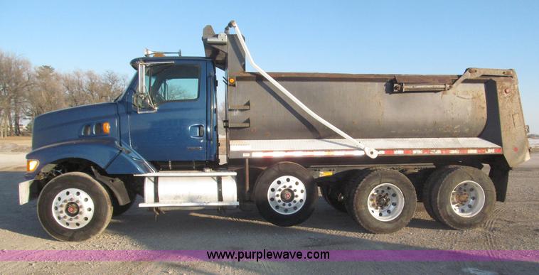 image for item B5324 2001 Sterling LT9501 tri axle dump truck