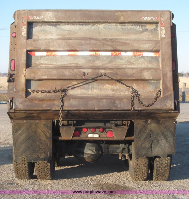 image for item B5324 2001 Sterling LT9501 tri axle dump truck