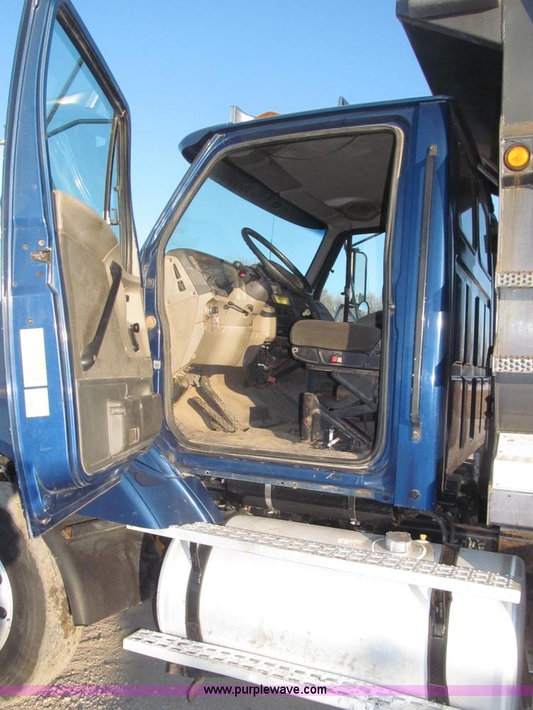 image for item B5324 2001 Sterling LT9501 tri axle dump truck