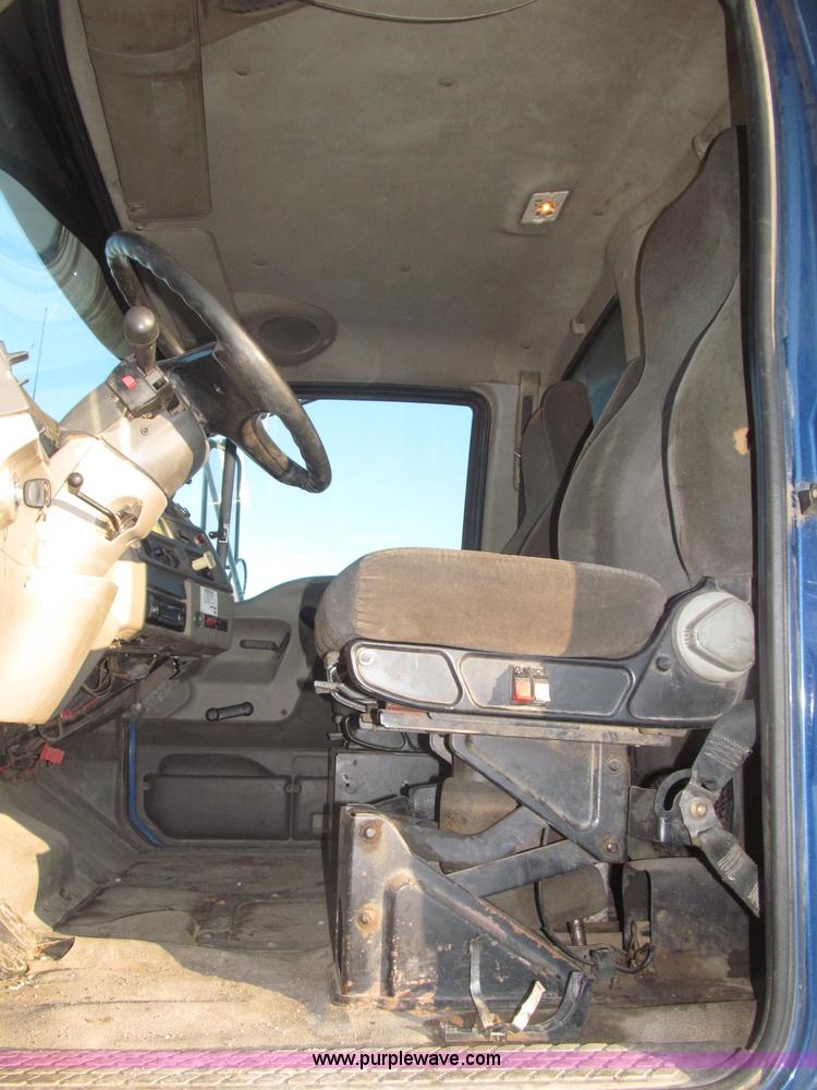 image for item B5324 2001 Sterling LT9501 tri axle dump truck