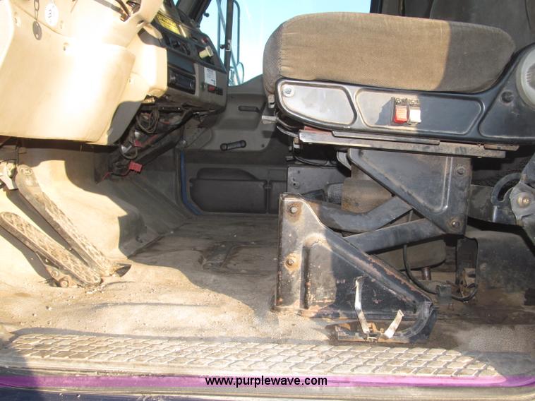 image for item B5324 2001 Sterling LT9501 tri axle dump truck