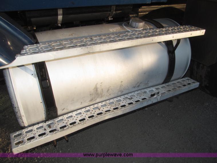 image for item B5324 2001 Sterling LT9501 tri axle dump truck