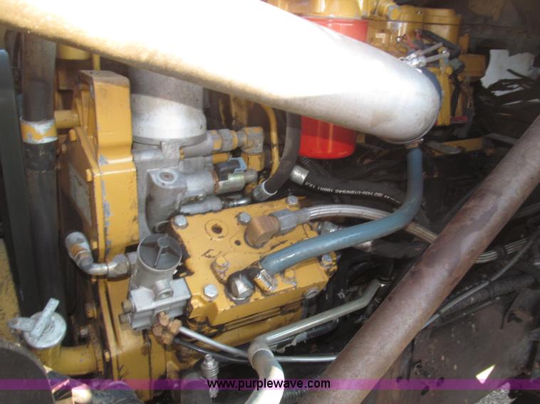 image for item B5324 2001 Sterling LT9501 tri axle dump truck