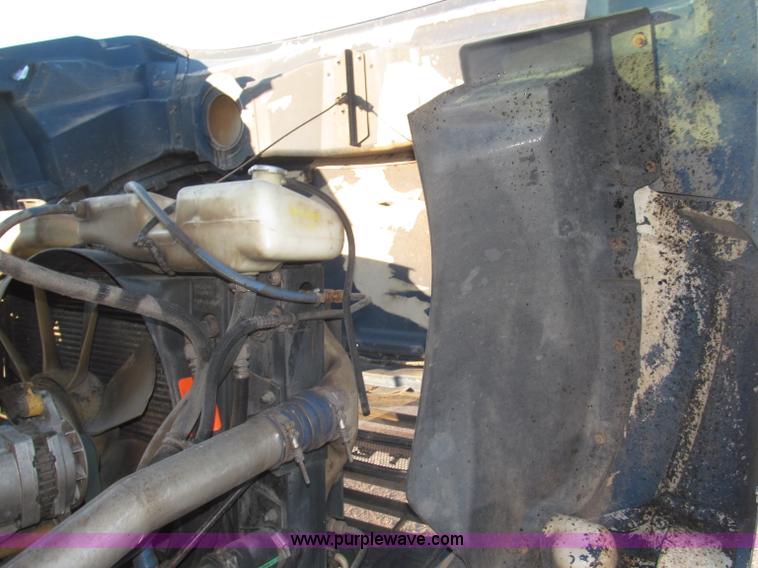 image for item B5324 2001 Sterling LT9501 tri axle dump truck